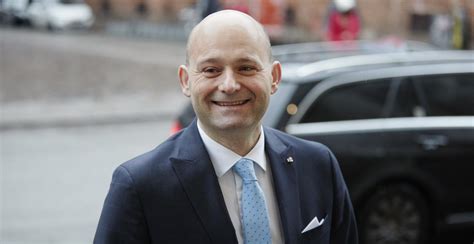 Denne kategori består af artikler, som berører emnet: Københavns biskop ved festgudstjeneste: "Vil vi turde gå ...