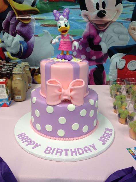 Daisy Duck Cake In Pink And Purple Cake By Tracycakesar Daisy Duck
