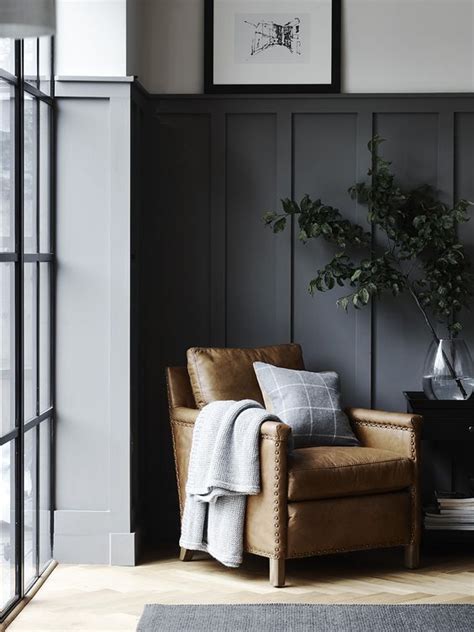 Stylish Monochrome And Grey Living Room Inspiration With Greenery And