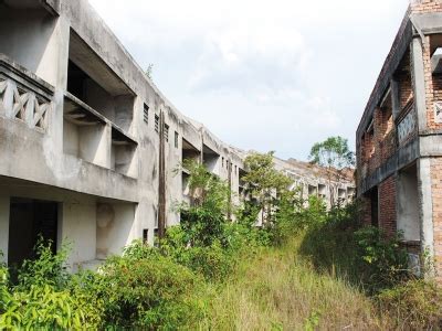 Bukit beruntung is a township in hulu selangor constituency, selangor, malaysia. Kamus Bergerak: 10 Bandar Kosong di Malaysia (10 Ghost ...