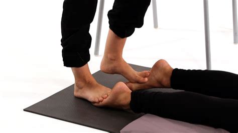 How To Use Your Feet Shiatsu Massage Youtube