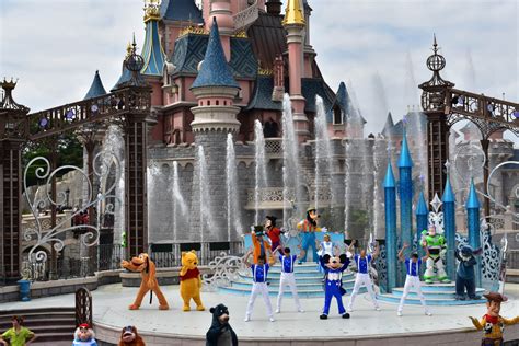 Here are 20 of my favourite facts about disneyland paris, enjoy! Inside the Magic of Disneyland Paris | Inside the Magic