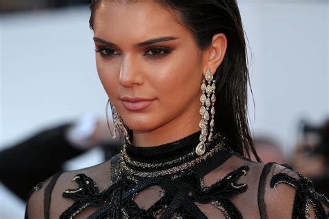 Kendall Jenner Wore A See Through Dress On The Red Carpet At The 2016