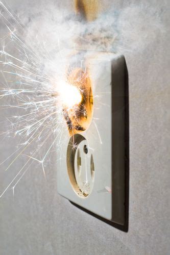 How to fix electrical outlet in house flipper? electrical outlet sparking