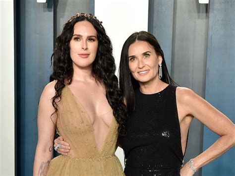 demi moore s daughter rumer willis mom s lookalike in sexy skims photo sheknows