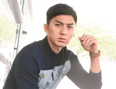 袁偉豪（英語：benjamin yuen wai ho，1981年5月11日－），香港男演員、節目主持及歌手，曾於《2007年香港先生選舉》中奪得冠軍，現為無綫電視經理人合 for faster navigation, this iframe is preloading the wikiwand page for 袁偉豪. 娛樂 - 東方日報