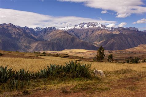 [OC] Peruvian highlands near Urubamba, shot at almost 13 ...