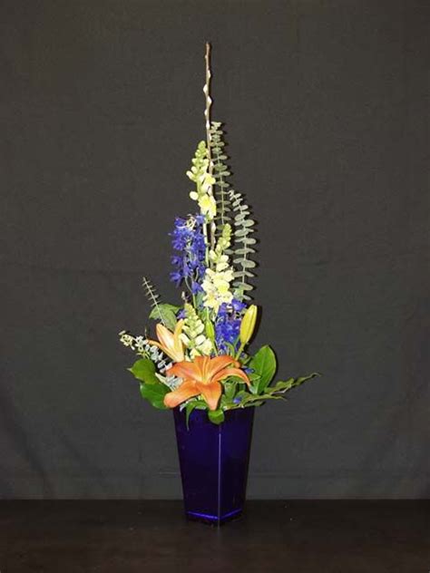 11 curated floral design vertical line ideas by happy629. images of vertical arrangements - Google Search | Floral ...