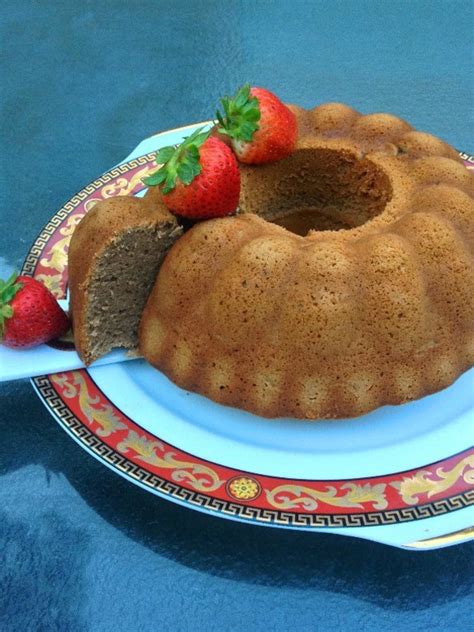 This light pound cake keeps well and tastes even better the next day. 25+ Amazing Low Calorie Dessert Recipes! - Pretty Providence