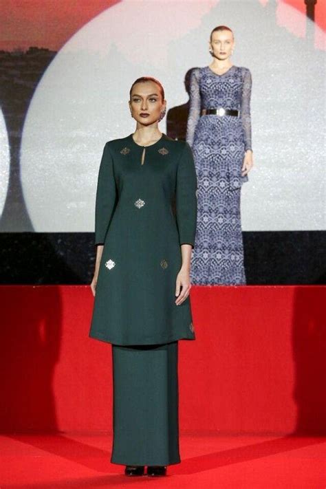 Anda sedang mencari fesyen untuk busana pakaian muslimah? .: BICARA LILY :.: Fesyen Kurung Pahang Moden