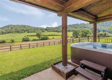 The Ultimate Romantic Hot Tub Breaks Hot Tub Holidays Hoseasons