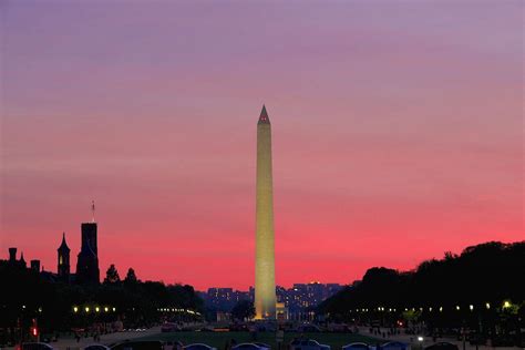 Monuments By Moonlight Night Tour In Washington Dc Tours4fun