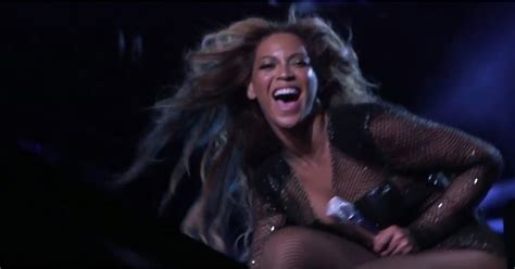 0:59 hollywood bug 11 141 просмотр. Jay Z Posts Video For Beyonce's Birthday | POPSUGAR Celebrity