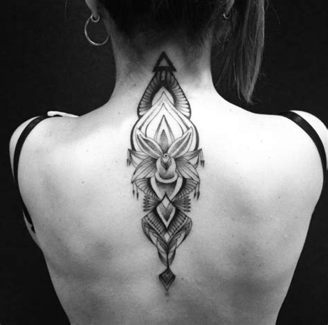 40 Beautiful Back Neck Tattoos For Women Tattooblend