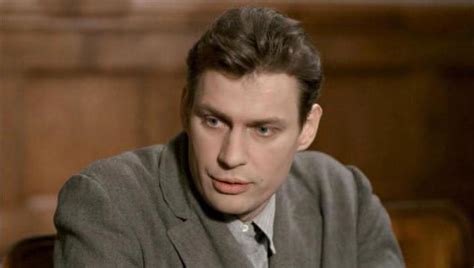 Александр не показал ничего, за что его могли бы похвалить не. Актер Александр Волков: биография, фильмография, личная ...