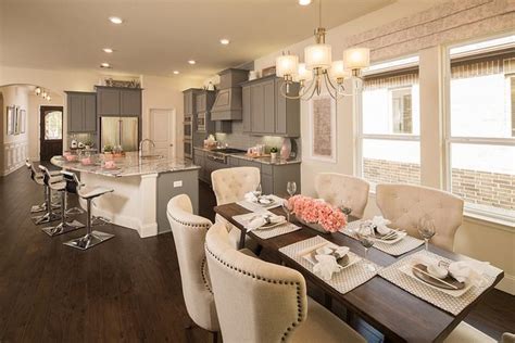 We've compiled some secrets straight from the pros to help you with all your decorating needs. Get Model Home Décor Style | Shea Homes Blog | Model home ...