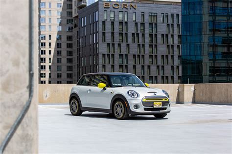 First Drive Review The 2020 Mini Cooper Se Electric Car