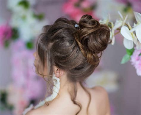 10 Idées Coiffures Mariage Pour Les Femmes Aux Cheveux Longs