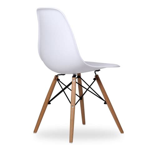 They are officially titled eames lounge (670) and ottoman (671) and were released in 1956 after years of development by designers. DSW Chair Charles Eames