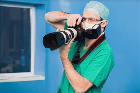 How to Become a Medical Photographer -DesignBump