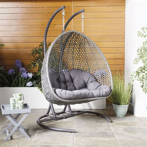 Art and the garden egg chair was one of his very first designs, which he had developed to inspire clients and stimulate ideas as the material, polyurethane. New two seater version of the Aldi Hanging Egg Chair is ...