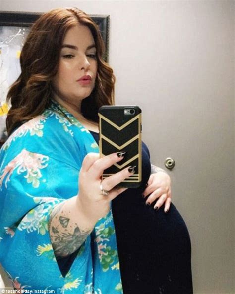 Pus Size Model Tess Holliday Strips Down For Sultry Naked Photoshoot