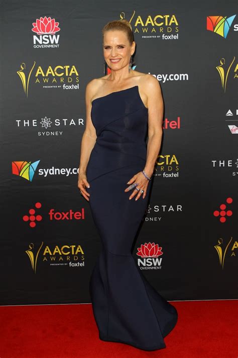 Interior designer, writer, tv presenter, stylist, public speaker, wife, mother, friend. Shaynna Blaze stuns in figure-hugging navy dress on red ...