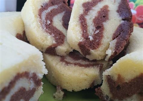 Membuat bolu panggang lebih populer dan mudah daripada bolu kukus. Resep: Nikmat Bolu Coklat Putih Telur