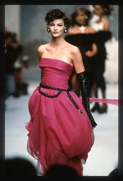 Pin By Isabela Cozma On Models In 2020 Linda Evangelista Chanel
