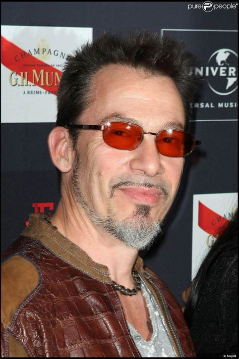 Et un jour une femme. Florent Pagny, à l'occasion de la grande soirée AZ, qui s ...