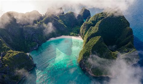 A Peine Rouverte Maya Bay Plage Rendue C L Bre Par Le Film The Beach Va Tre Referm E Et