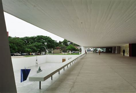 Oscar Niemeyer Museum MON Nelson Kon