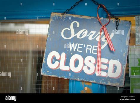 Sorry We Are Closed Notice On The Door Shop In Devon Uk Stock Photo