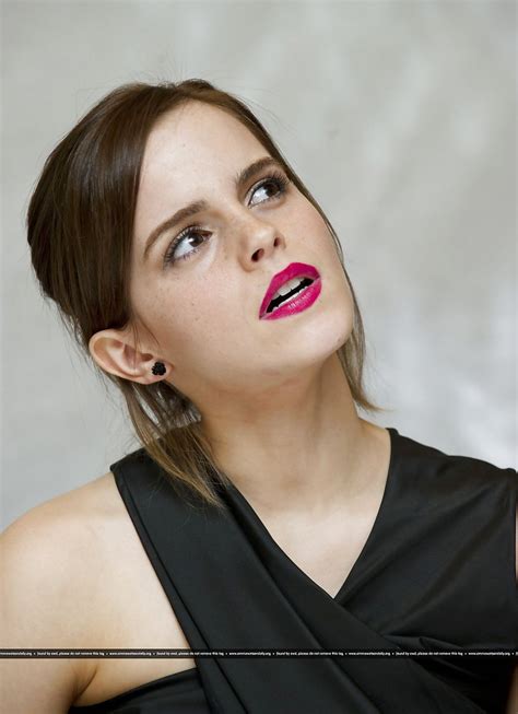 Porn Pics Emma Watson Heavy Red Lipstick 21525956