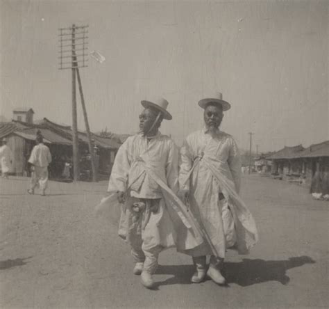 27 Amazing Vintage Photographs That Capture Everyday Life in Korea More