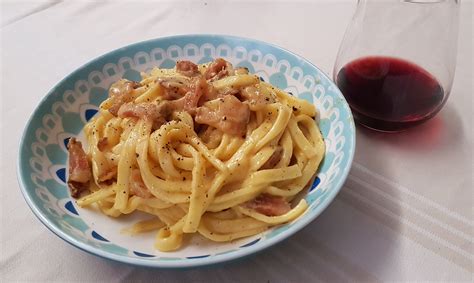 Reserve 1 cup of the cooking water and drain the fettuccine. Fettuccine all'uovo alla carbonara | Carbonara, Uova