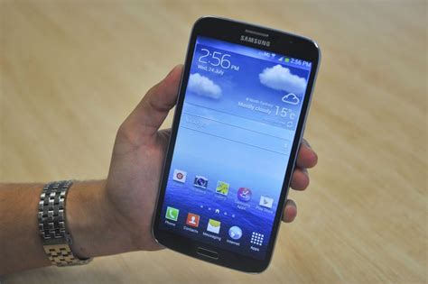 Samsung Lanseaza Telefonul Cu Display De 7 Inch Digipediaro