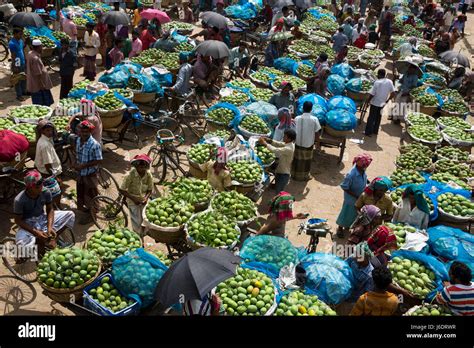 Kanshat Mango Market Hi Res Stock Photography And Images Alamy
