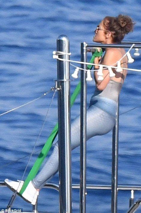 Jennifer Lopez Flaunts Her Famously Peachy Derriere In Green Swimsuit Jennifer Lopez Jennifer