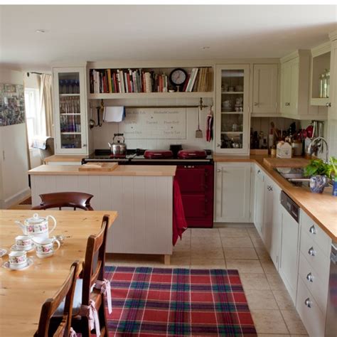 Best gallery of kitchen tile backsplash ideas with oak kitchen ideas, designs and inspiration kitchen layout u kitchen flooring design ideas uk vinyl flooring kitchen White Shaker-style kitchen | Traditional kitchen ideas ...