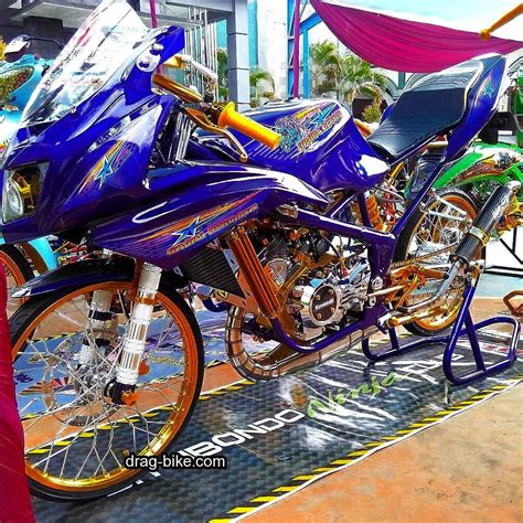 Bagi anda yang penasaran akan data modifikasi motor suzuki satria 2 tak konsep supermoto ini, simak ulasannya berikut. Modifikasi Sepeda Motor Satria Fu Terbaru - Trend Sepeda