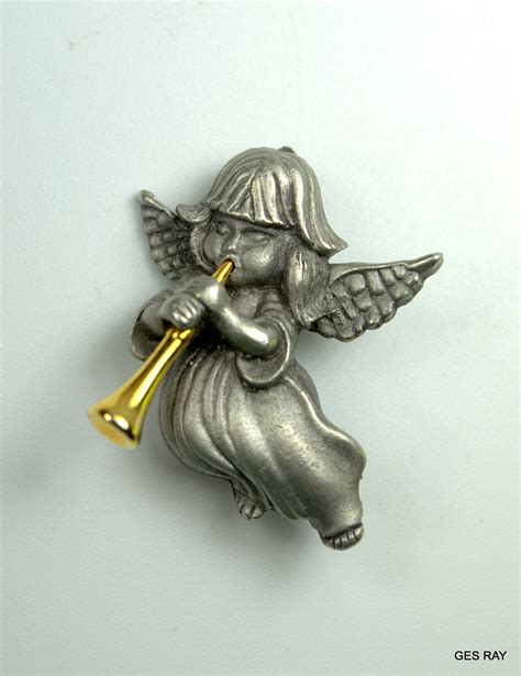 vintage guard angel brooch pin gold plated pewter signed daria vintage jewlery vintage