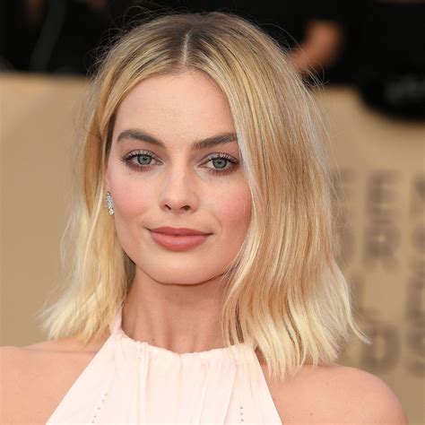 This 40 Year Old Actress Looks Exactly Like Margot Robbie And Fans Are