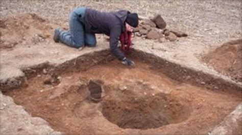 Human Remains Found In Bronze Age Pots Bbc News