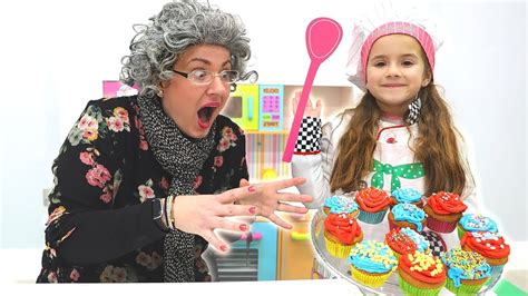 Ruby And Bonnie Learn Simple Baking With Granny Youtube