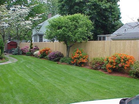 Simple Backyard Landscaping Ideas Along Fence Trendedecor