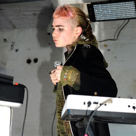 Grimes Releases Video For Lost Demo Track Realiti Gigwise