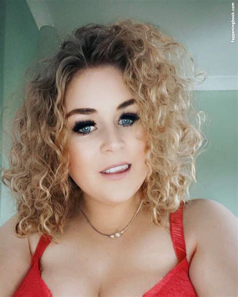 Curvy Abbii Nude Onlyfans Leaks Fappedia