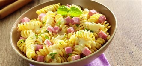 Fusilli au jambon et petite sauce fromagère