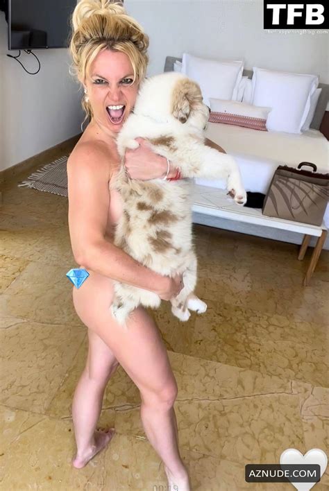Britney Spears Poses Naked Showcasing Her Ass With Her Pooch On Social Media Aznude